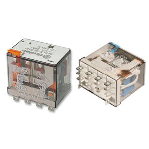 5634, 4 μεταγωγικές επαφές 12Α