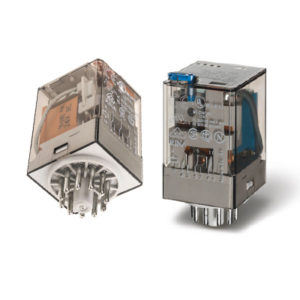 6013, 3 μεταγωγικές επαφές 10Α