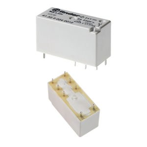 4152, 2 μεταγωγικές επαφές 8Α